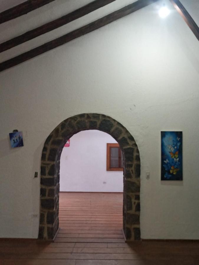 Отель Quinta Los Eucaliptos Кито Экстерьер фото
