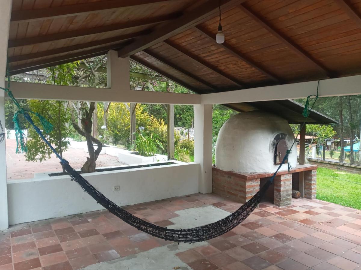 Отель Quinta Los Eucaliptos Кито Экстерьер фото